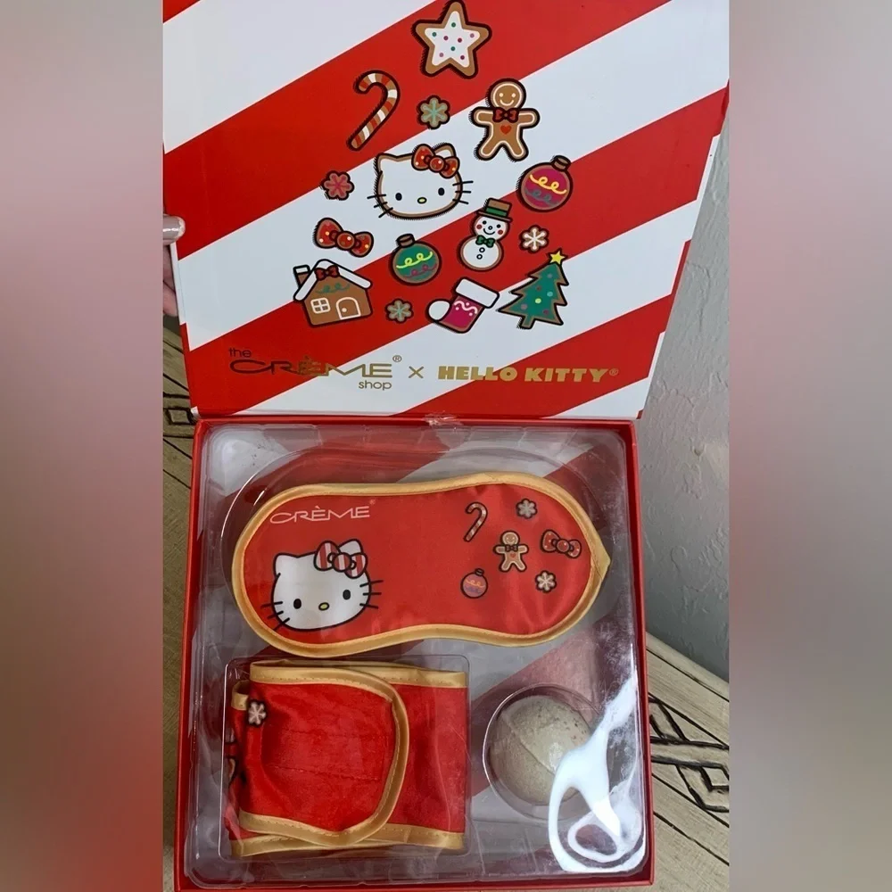 Hello Kitty The Creme Shop x Christmas Gift Limited Set Eye Mask Bath Bomb